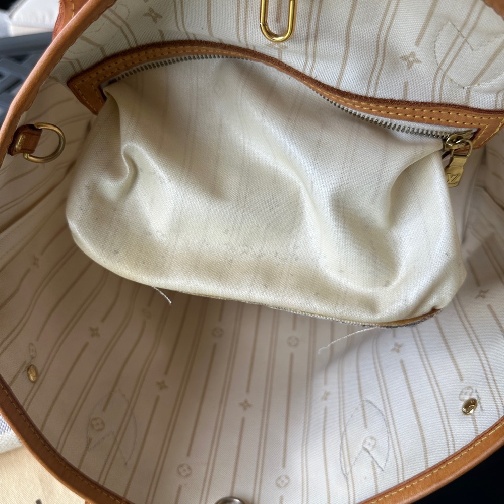 Authenticated Louis Vuitton White and Blue Damier NEVERFULL PM TOTE - Picture 11 of 13